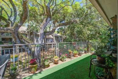 This 1-bedroom, 2-bathroom upper level unit is the perfect on The Seabrook Island Club in South Carolina - for sale on GolfHomes.com, golf home, golf lot