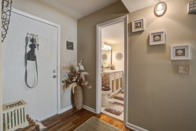This 1-bedroom, 2-bathroom upper level unit is the perfect on The Seabrook Island Club in South Carolina - for sale on GolfHomes.com, golf home, golf lot