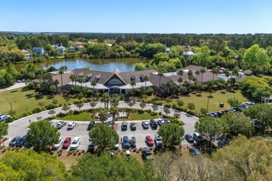 This 1-bedroom, 2-bathroom upper level unit is the perfect on The Seabrook Island Club in South Carolina - for sale on GolfHomes.com, golf home, golf lot
