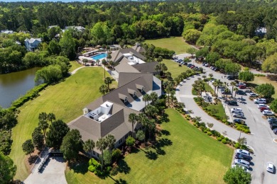 This 1-bedroom, 2-bathroom upper level unit is the perfect on The Seabrook Island Club in South Carolina - for sale on GolfHomes.com, golf home, golf lot