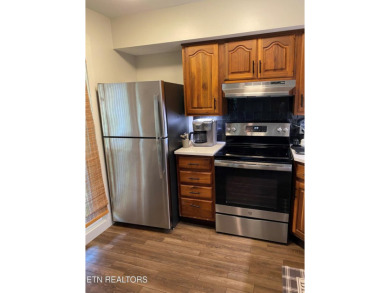 Nice home in the heart of the Smokies. Private End Unit. Great on Laurel Valley Golf Course in Tennessee - for sale on GolfHomes.com, golf home, golf lot