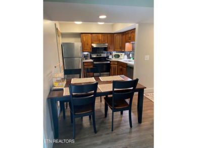 Nice home in the heart of the Smokies. Private End Unit. Great on Laurel Valley Golf Course in Tennessee - for sale on GolfHomes.com, golf home, golf lot