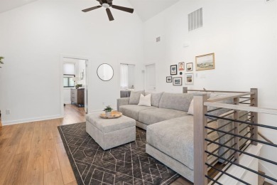 Do you live for city conveniences without being in the thick of on Stevens Park Golf Course in Texas - for sale on GolfHomes.com, golf home, golf lot