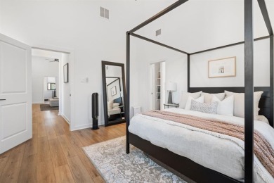 Do you live for city conveniences without being in the thick of on Stevens Park Golf Course in Texas - for sale on GolfHomes.com, golf home, golf lot