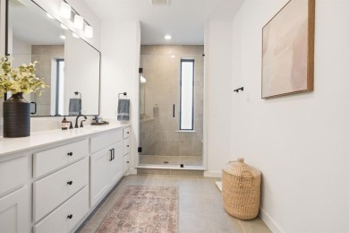 Do you live for city conveniences without being in the thick of on Stevens Park Golf Course in Texas - for sale on GolfHomes.com, golf home, golf lot