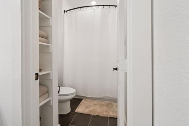 Do you live for city conveniences without being in the thick of on Stevens Park Golf Course in Texas - for sale on GolfHomes.com, golf home, golf lot