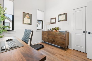 Do you live for city conveniences without being in the thick of on Stevens Park Golf Course in Texas - for sale on GolfHomes.com, golf home, golf lot