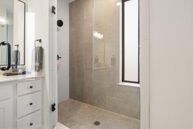 Do you live for city conveniences without being in the thick of on Stevens Park Golf Course in Texas - for sale on GolfHomes.com, golf home, golf lot