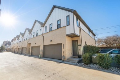 Do you live for city conveniences without being in the thick of on Stevens Park Golf Course in Texas - for sale on GolfHomes.com, golf home, golf lot