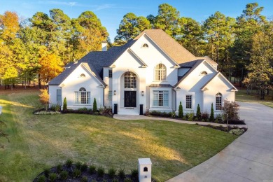 Gorgeous Chenal home nestled at the end of a cul-de-sac on Chenal Country Club - Bear Den Mountain in Arkansas - for sale on GolfHomes.com, golf home, golf lot