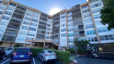 Spectacular well kept partially remodeled 2-bedroom, 2-bathroom on Pembroke Lakes Golf Club in Florida - for sale on GolfHomes.com, golf home, golf lot