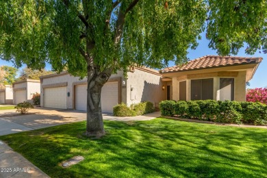 Welcome to this charming 2-bedroom, 2-bathroom end-unit home on Westbrook Village / Vista Golf Course in Arizona - for sale on GolfHomes.com, golf home, golf lot