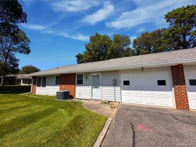 Great Location! Welcome to this move-in-ready, freshly painted on Leisure Village Golf Course in New York - for sale on GolfHomes.com, golf home, golf lot