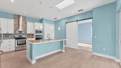 Under contract-accepting backup offers. Built in 2017, this on Oak Ford Golf Club in Florida - for sale on GolfHomes.com, golf home, golf lot