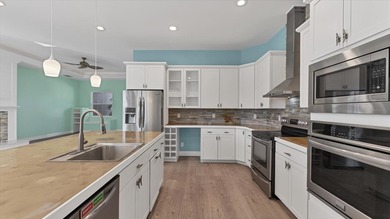 Under contract-accepting backup offers. Built in 2017, this on Oak Ford Golf Club in Florida - for sale on GolfHomes.com, golf home, golf lot