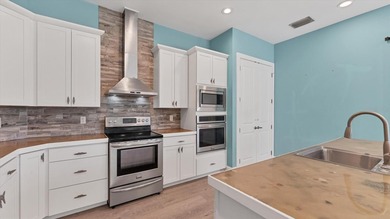 Under contract-accepting backup offers. Built in 2017, this on Oak Ford Golf Club in Florida - for sale on GolfHomes.com, golf home, golf lot