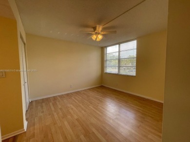 INVESTORS INVESTORS INVESTORS - RENTED FOR 2k A MONTH AND on Pine Island Ridge Country Club in Florida - for sale on GolfHomes.com, golf home, golf lot