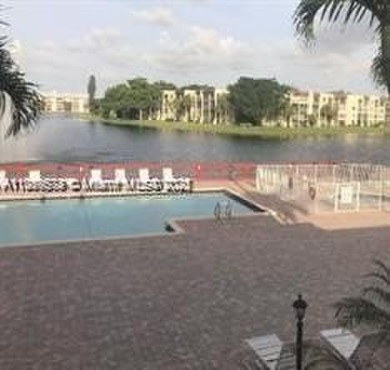 INVESTORS INVESTORS INVESTORS - RENTED FOR 2k A MONTH AND on Pine Island Ridge Country Club in Florida - for sale on GolfHomes.com, golf home, golf lot