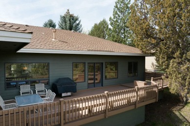 Eaglecrest Living at Its Finest!Located in the prestigious on Eagle Crest Golf Resort - Ridge Course in Oregon - for sale on GolfHomes.com, golf home, golf lot