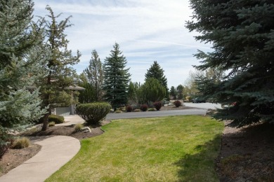 Eaglecrest Living at Its Finest!Located in the prestigious on Eagle Crest Golf Resort - Ridge Course in Oregon - for sale on GolfHomes.com, golf home, golf lot