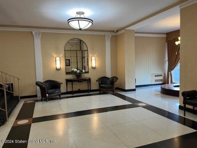 Luxury Hi-Rise 24 hour doorman. Bright & airy 1 bedroom 1 bath on Silver Lake Golf Course in New York - for sale on GolfHomes.com, golf home, golf lot