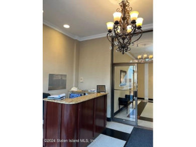 Luxury Hi-Rise 24 hour doorman. Bright & airy 1 bedroom 1 bath on Silver Lake Golf Course in New York - for sale on GolfHomes.com, golf home, golf lot