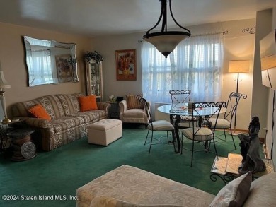 Luxury Hi-Rise 24 hour doorman. Bright & airy 1 bedroom 1 bath on Silver Lake Golf Course in New York - for sale on GolfHomes.com, golf home, golf lot