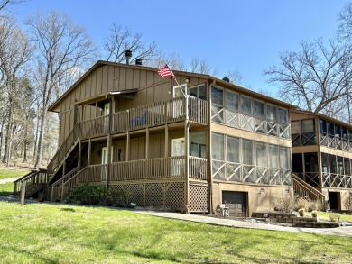 Very nice upper level condo located in a gated Lake Cumberland for sale on GolfHomes.com