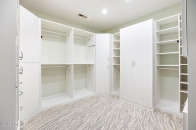 Golf Course Living on a Rare Double Lot! Experience refined on Pinehurst  No. 6 Golf Course in North Carolina - for sale on GolfHomes.com, golf home, golf lot