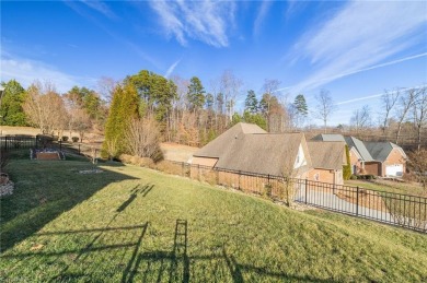 WOW! This beautiful, well-kept home features 3 bedrooms, 2.5 on Meadowlands Golf Club in North Carolina - for sale on GolfHomes.com, golf home, golf lot