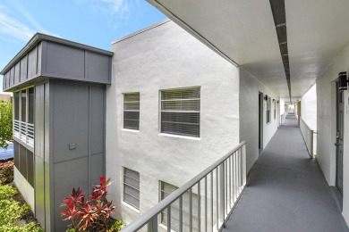 Clean and well maintained 2 Bedroom 2 Bath Condo , move- in on Kings Point Golf -Flanders Way in Florida - for sale on GolfHomes.com, golf home, golf lot