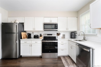 Beautiful End unit 2 Bedrooms 1.5 Baths 1 Car Garage and Heated on Leisure Village Golf Course in New York - for sale on GolfHomes.com, golf home, golf lot