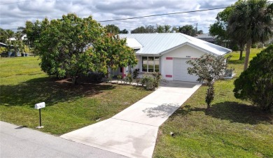 BURNT STORE MEADOWS: Charming 2-bedroom, 2-bathroom furnished on Seminole Lakes Country Club in Florida - for sale on GolfHomes.com, golf home, golf lot