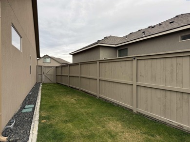 MLS# 290579 A Must See!  Better than new, 3 bedrooms, 2 on Horn Rapids Golf Club in Washington - for sale on GolfHomes.com, golf home, golf lot