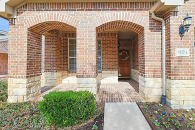 Previous Frisco Lakes Bayberry Model Home with new carpet and on Frisco Lakes Golf Course in Texas - for sale on GolfHomes.com, golf home, golf lot