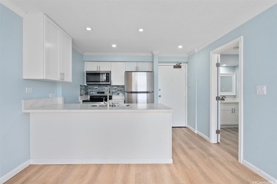 Are you looking for a beautifully maintained 1 bed, 1 bath, 1 on Pearl Country Club in Hawaii - for sale on GolfHomes.com, golf home, golf lot