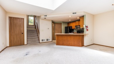 Comfortable 1 bed, 2 bath Walnut Hill Golf Villa with on Eagle Ridge Inn and Resort in Illinois - for sale on GolfHomes.com, golf home, golf lot