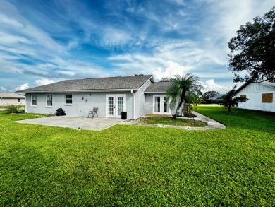 EXCEPTIONALLY... WELL MAINTAINED HOME ON LARGE CORNER LOT IN THE on Sun n Lake Golf and Country Club in Florida - for sale on GolfHomes.com, golf home, golf lot