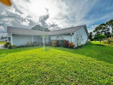 EXCEPTIONALLY... WELL MAINTAINED HOME ON LARGE CORNER LOT IN THE on Sun n Lake Golf and Country Club in Florida - for sale on GolfHomes.com, golf home, golf lot