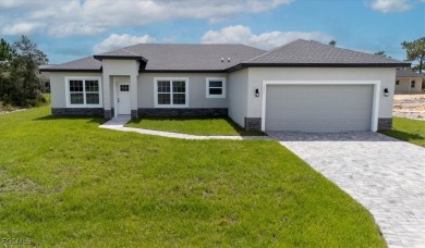 Beautiful New Construction in Sun 'N Lake - 4 Bedrooms, 3 Baths on Sun n Lake Golf and Country Club in Florida - for sale on GolfHomes.com, golf home, golf lot