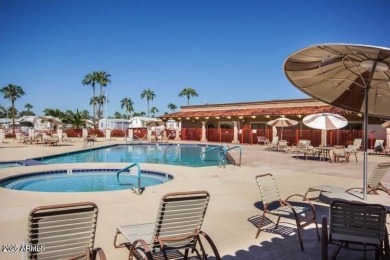 Beautifully maintained and fully furnished 1-bed, 1-bath home on Roadhaven Golf Course in Arizona - for sale on GolfHomes.com, golf home, golf lot