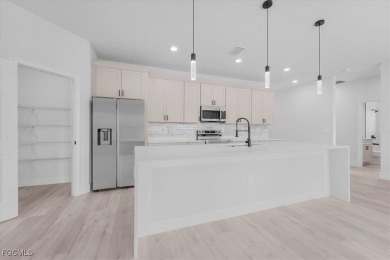 Beautiful New Construction in Sun 'N Lake - 4 Bedrooms, 3 Baths on Sun n Lake Golf and Country Club in Florida - for sale on GolfHomes.com, golf home, golf lot