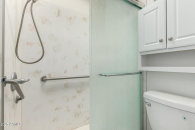 Beautifully maintained and fully furnished 1-bed, 1-bath home on Roadhaven Golf Course in Arizona - for sale on GolfHomes.com, golf home, golf lot