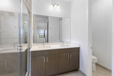 Welcome to this move-in ready 3-bedroom, 2.5-bath townhouse in on Panther Run Golf Club in Florida - for sale on GolfHomes.com, golf home, golf lot