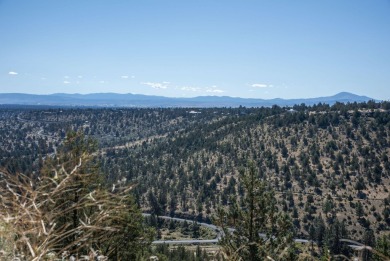 Discover the perfect getaway or build site in the highly sought- on  in Oregon - for sale on GolfHomes.com, golf home, golf lot