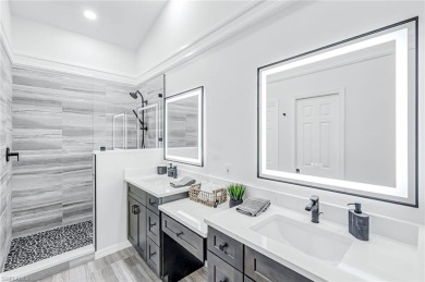 This charming 3 bedroom, 2 bath courtyard villa home is nicely on Hunters Ridge Country Club in Florida - for sale on GolfHomes.com, golf home, golf lot