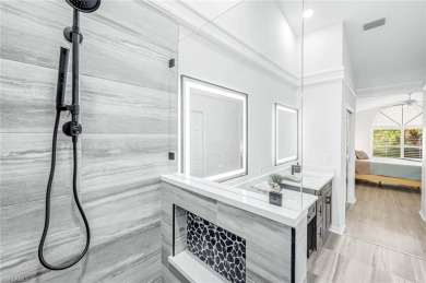 This charming 3 bedroom, 2 bath courtyard villa home is nicely on Hunters Ridge Country Club in Florida - for sale on GolfHomes.com, golf home, golf lot
