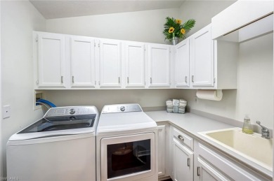 This charming 3 bedroom, 2 bath courtyard villa home is nicely on Hunters Ridge Country Club in Florida - for sale on GolfHomes.com, golf home, golf lot