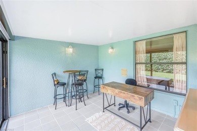 This charming 3 bedroom, 2 bath courtyard villa home is nicely on Hunters Ridge Country Club in Florida - for sale on GolfHomes.com, golf home, golf lot