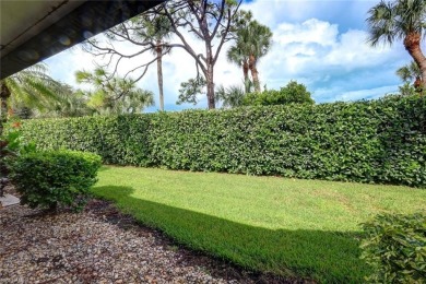 This charming 3 bedroom, 2 bath courtyard villa home is nicely on Hunters Ridge Country Club in Florida - for sale on GolfHomes.com, golf home, golf lot